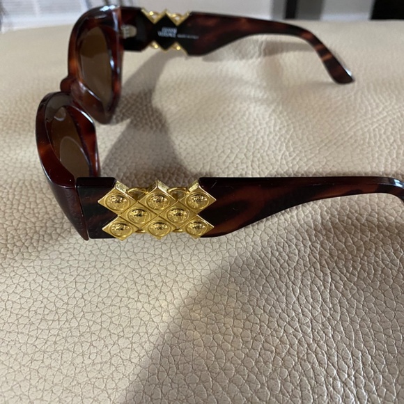 Rare Vintage Versace Sunglasses - Picture 3 of 7